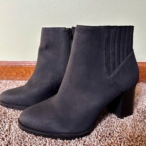 NWOT Kelly & Katie Ankle Boots